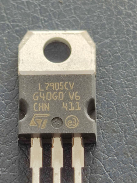 Fake L7905CV voltage regulator